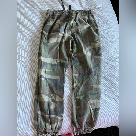 Aritzia TNA joggers - Picture 2 of 5